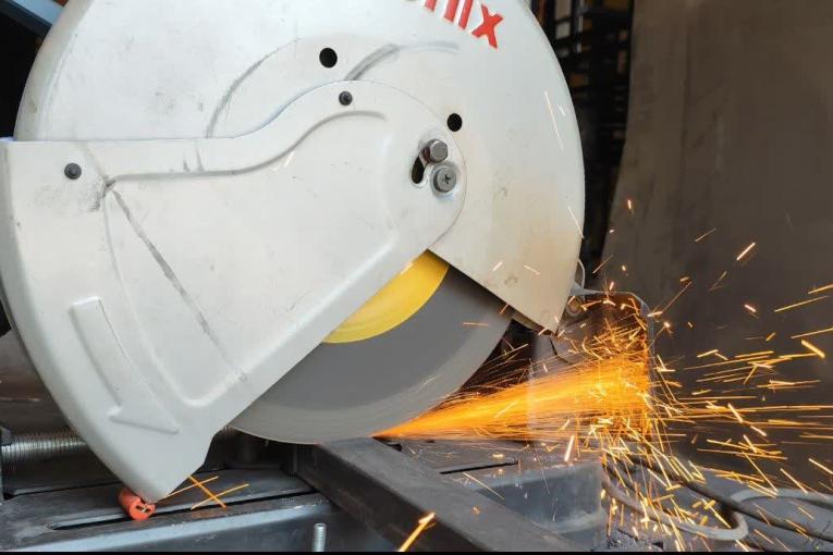 برش لیزری، جوشکاری، خمکاری و حکاکی فلزات