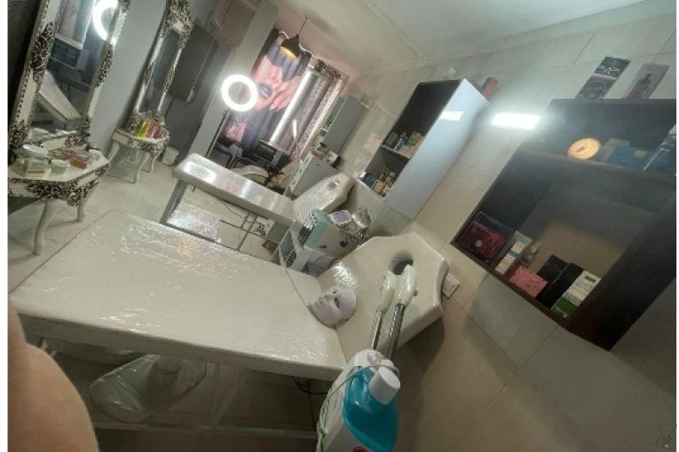 آموزشگاه و سالن زیبایی آرایشگری فنی و حرفه ای